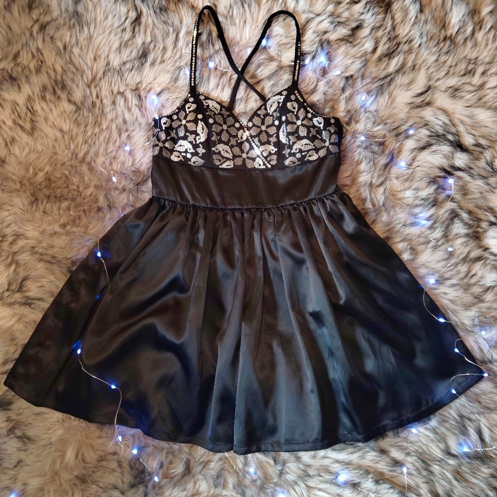 Black sequined homecoming dress